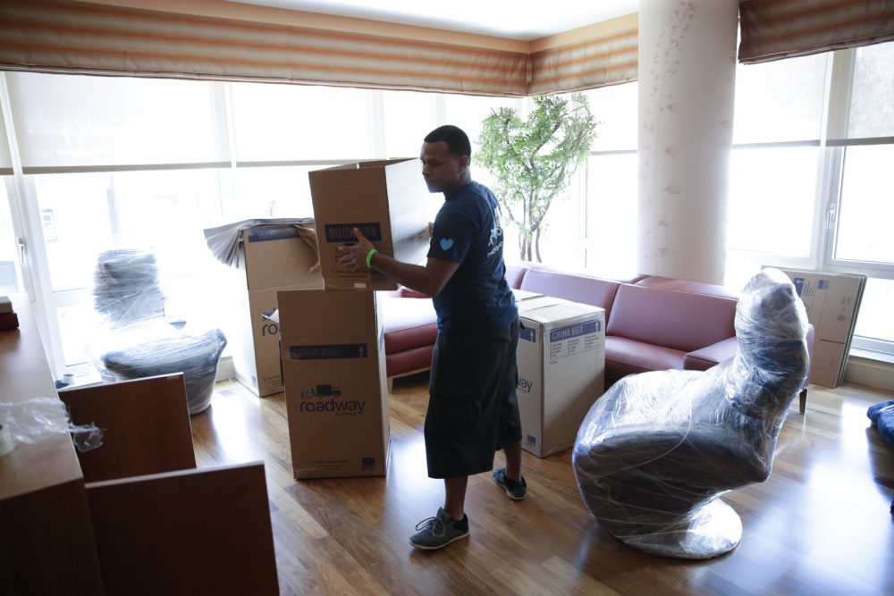 How to tackle unpacking after you reach a new home