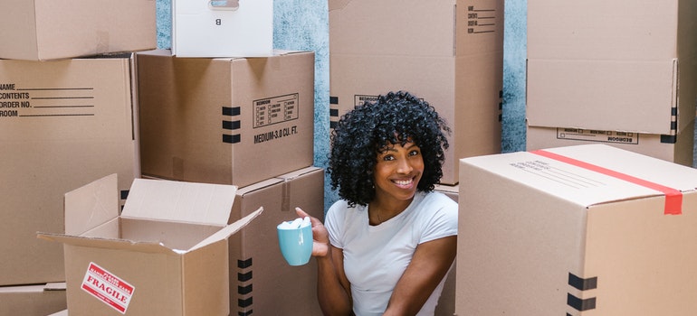 The Fashion-Insider Rules of Packing Your Wardrobe for a Move