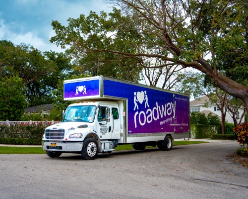 Roadway Moving truck in Miami