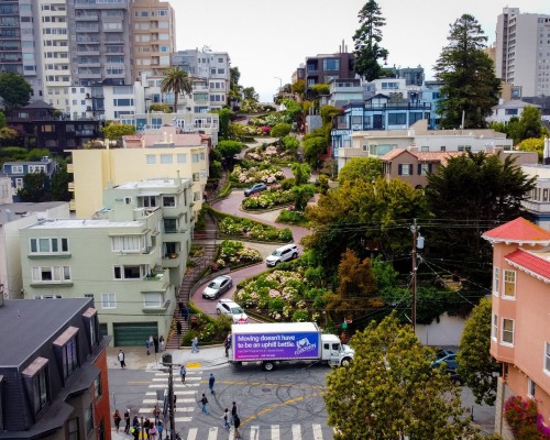 Roadway Moving crew during a San Francisco move